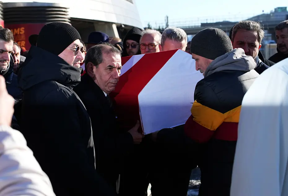 Galatasaray’ın eski futbolcusu Gökmen Özdenak’a veda: “Özel bir sayfası olacak”