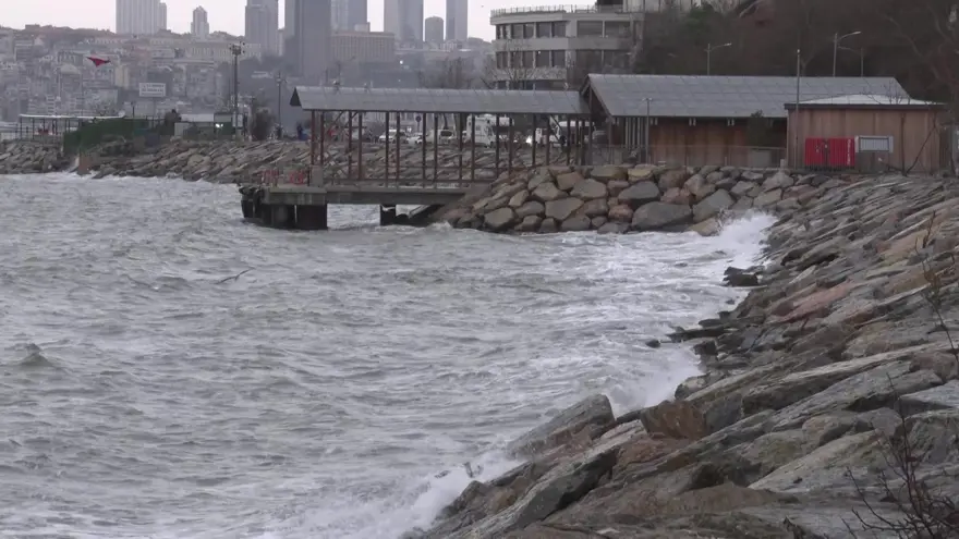 İSTANBUL'DA DA ŞİDDETİNİ GÖSTERDİ 3 İSTANBUL'DA DA ŞİDDETİNİ GÖSTERDİ 3