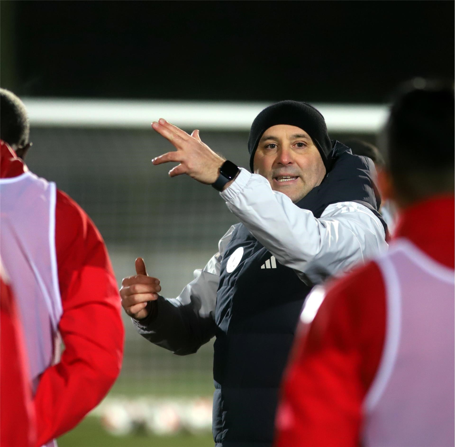 Antalyaspor, Sami Uğurlu yönetiminde ilk idmanına çıktı