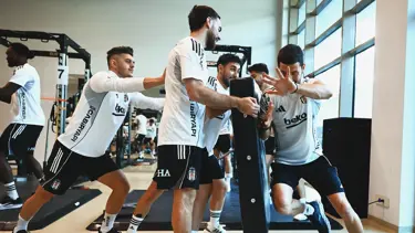 Beşiktaş, çalışmalarına salonda devam etti
