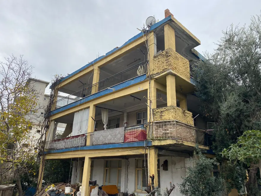 Antalya'da kan donduran cinayet. Cinnet geçirip eşinin ve kızının boğazını kesti 2 Antalya'da kan donduran cinayet. Cinnet geçirip eşinin ve kızının boğazını kesti 2