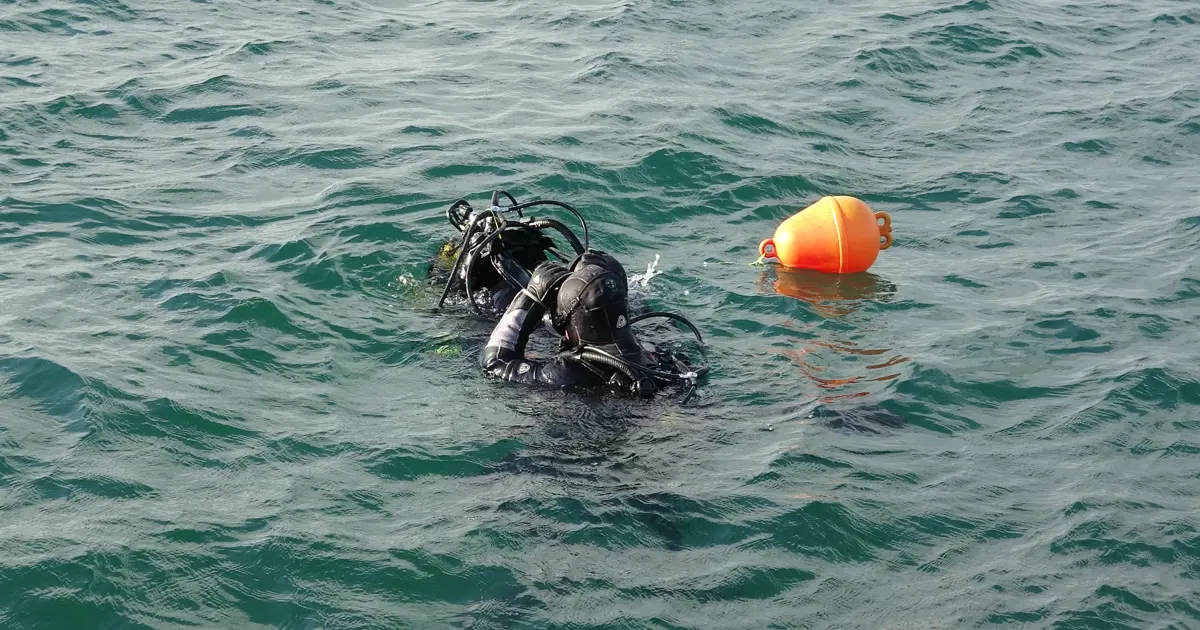 Adalar'da denize düşen bir kişi 8 gündür aranıyor