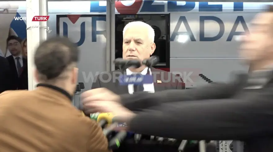 Bursa Büyükşehir Belediye Başkanı'na yumruklu saldırıda görüntüler ortaya çıktı 2 Bursa Büyükşehir Belediye Başkanı'na yumruklu saldırıda görüntüler ortaya çıktı 2