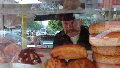 Yeşilçam oyuncusuydu, şimdi simit satarak geçiniyor