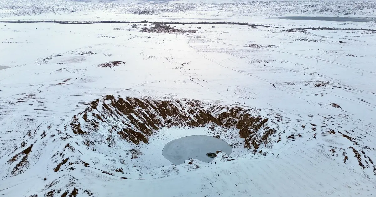 Güneşe göre renk değiştiriyordu. Dondurucu soğuklara dayanamadı