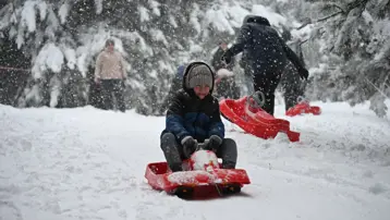 Uyarıların ardından kar İstanbul'a giriş yaptı. Meteoroloji saat verdi, İstanbul'da kar yağışı ne kadar sürecek?