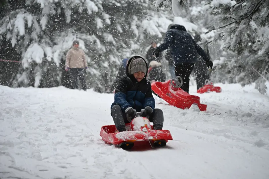 Hava buz gibi, her yerde kar var