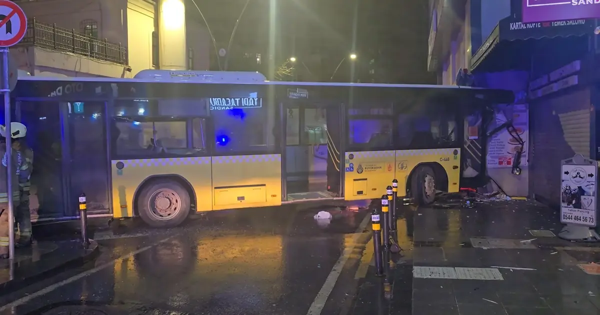 Kartal’da İETT otobüsü binaya çarptı: 6 yolcu yaralandı