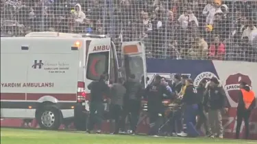 Türkiye Kupası maçı öncesi bir taraftar tribünden düştü