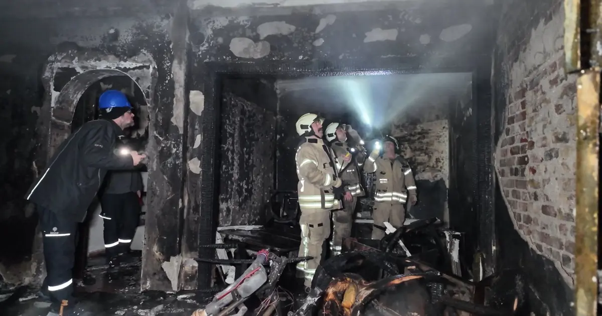 Kadıköy’de korkutan yangın: 1’i ağır 8 yaralı