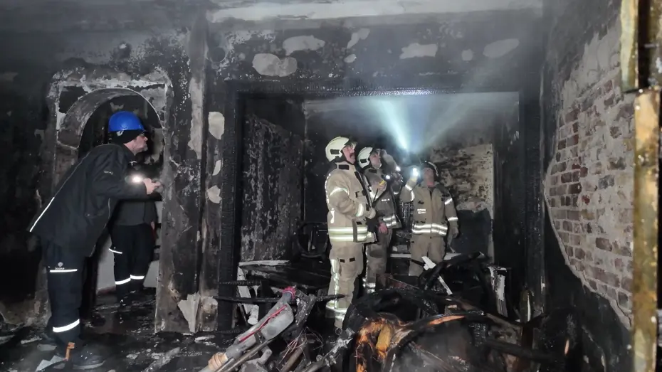 Kadıköy’de korkutan yangın: 1’i ağır 8 yaralı