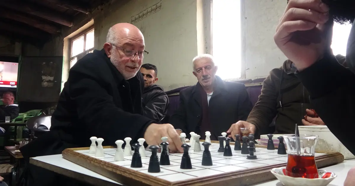 Bu çay evi başka. Kötü alışkanlıklar kapıdan içeri giremiyor