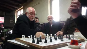 Bu çay evi başka. Kötü alışkanlıklar kapıdan içeri giremiyor