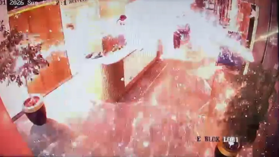 Bomba gibi patlayan kargonun görüntüleri ortaya çıktı.  