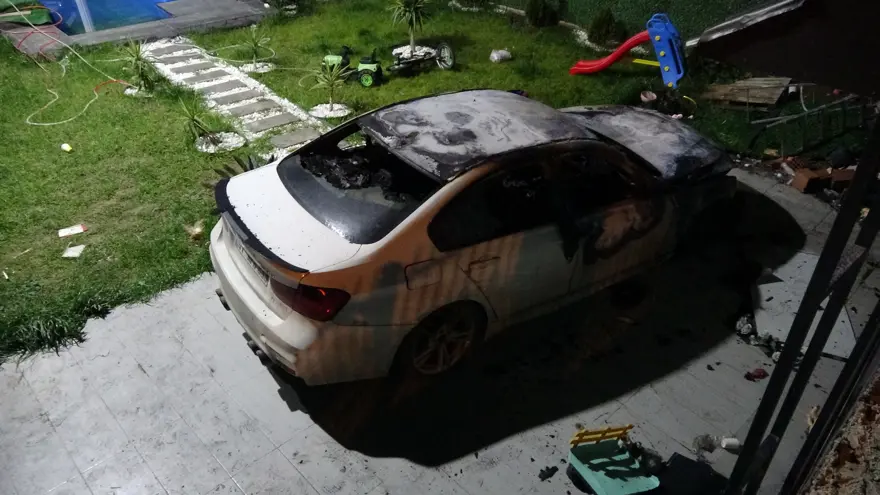 YAKINLARI ARACI ATEŞE VERDİ 3