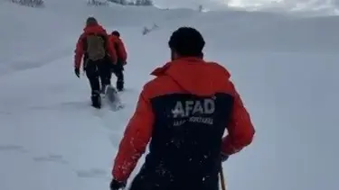 AFAD yoğun kar altında 4 saat yürüyerek aileye ulaştı, ihbar sahte çıktı