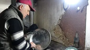 Artık ne genç kızların çeyizinde ne de mutfaklarda yer alıyor. Satışları gün geçtikçe azaldı