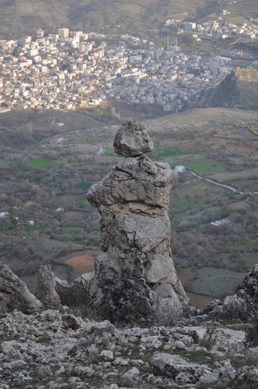 Kapadokya’ya rakip olacak güzellik: Diyarbakır’ın "İnsan Dizisi" kayaları 4