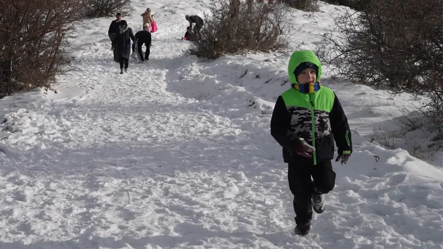 Kar hasretini bin 744 rakımlı dağda giderdiler: Zirvede kış manzarası  4