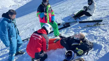 Kayak yaparken mahsur kalan vatandaşların imdadına JAK Timleri yetişti