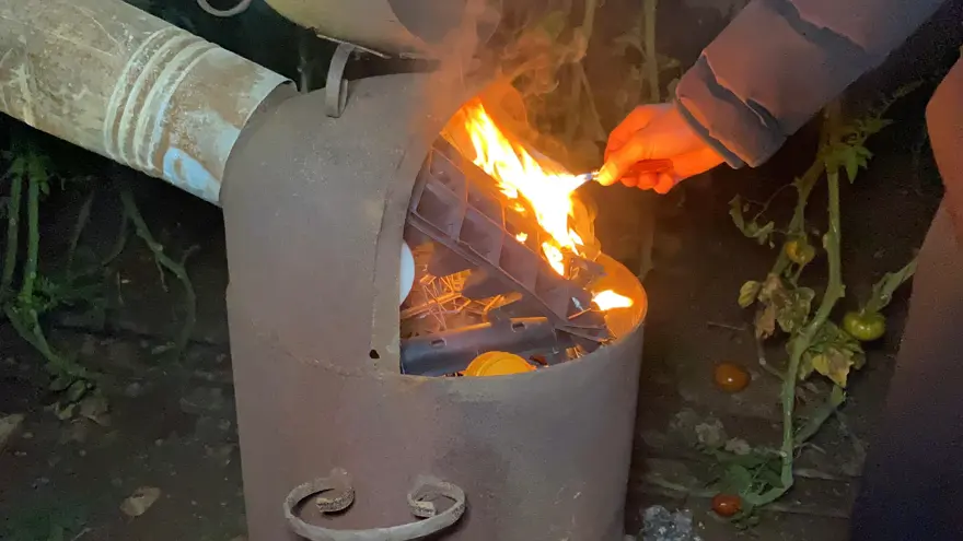 Soba yakıp, sabaha kadar nöbet tuttular. Perşembe gününe kadar devam edecek Soba yakıp, sabaha kadar nöbet tuttular. Perşembe gününe kadar devam edecek