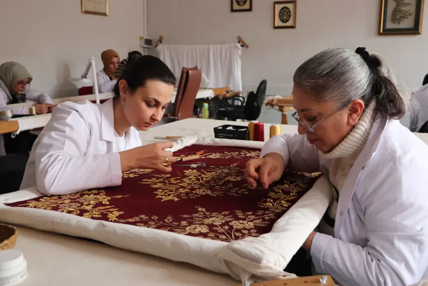 BAZEN BİR PUŞİDEYİ YAPMAK İKİ YIL SÜRÜYOR 2