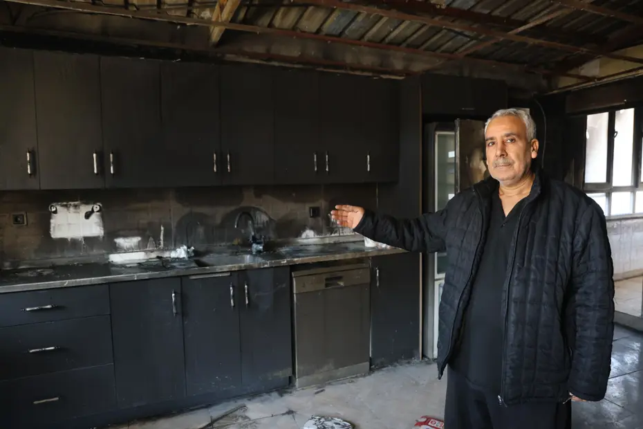 Depremde evlerini kaybeden aile çıkan yangınla ikinci kez evsiz kaldı