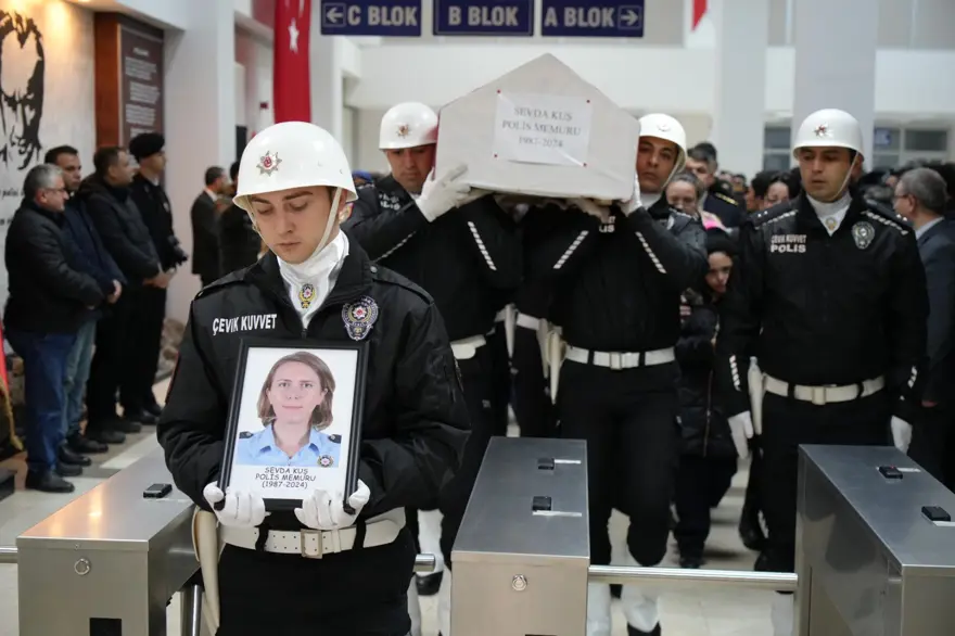 Gözleri önünde annesini öldürmüştü. Davada küçük kızdan "Nasıl kıydın anneme" feryadı 