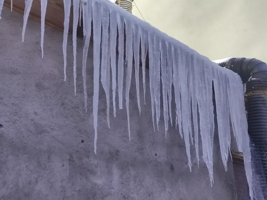 Eksi 30,9 dereceyle her şey buz tuttu. Arabalar çalışmadı, kapı kilitleri dondu 3