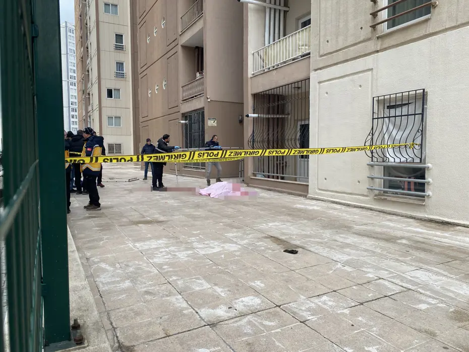 Kiralamak istediği dairenin balkonundan düşüp öldü