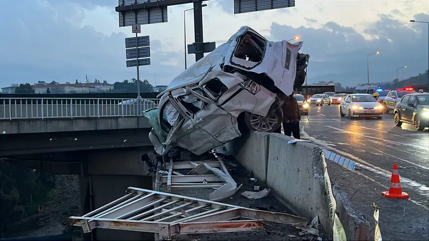 "Uçan Yol"da can pazarı: 1'i ağır 3 yaralı 2
