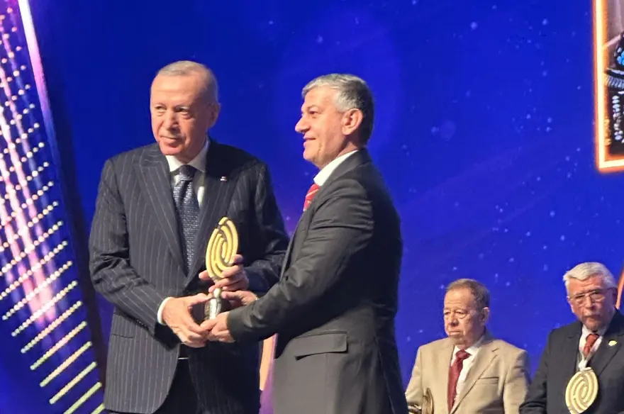 Padişah mesleğini 40 yıldır yaşatıyor. 4 metrekarelik dükkanda başlamıştı, şimdi koca bir ekiple çalışıyor 