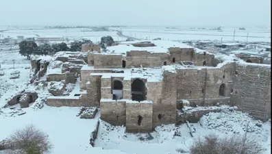 Türkiye'nin en sıcak illerindendi, kuvvetli yağıştan sonra beyaza büründü