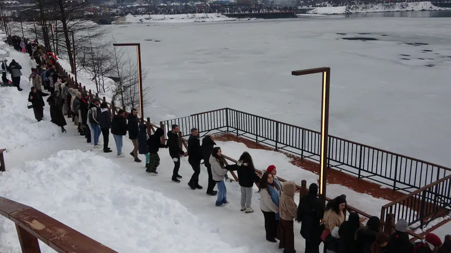 Uzungöl çevresinde binlerce kişilik horonla rekor kırıldı 8