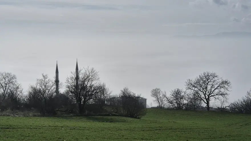 Görüş mesafesi düştü, kıyı hattını kapladı. Sürücüler zor anlar yaşadı 1 Görüş mesafesi düştü, kıyı hattını kapladı. Sürücüler zor anlar yaşadı 1