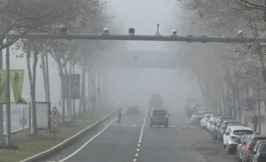 Görüş mesafesi düştü, kıyı hattını kapladı. Sürücüler zor anlar yaşadı Görüş mesafesi düştü, kıyı hattını kapladı. Sürücüler zor anlar yaşadı