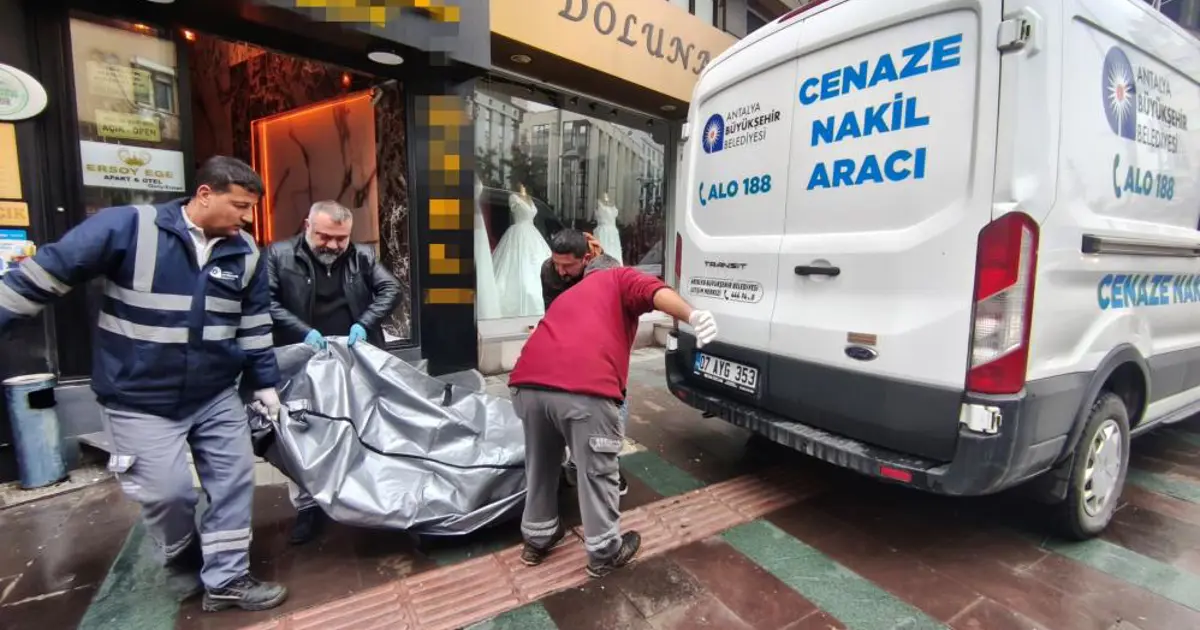 Antalya'da otel odasında şüpheli ölüm