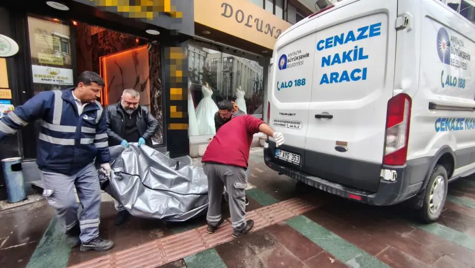 Antalya’da otel odasında şüpheli ölüm