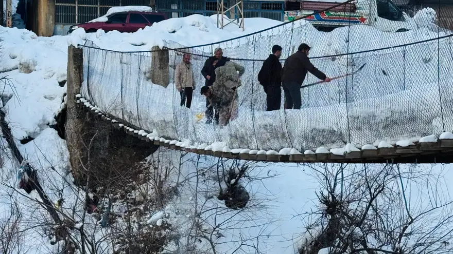 Yıllar önce yapıldı, köylüler nöbet tutuyor. Kırılma tehlikesi var 1