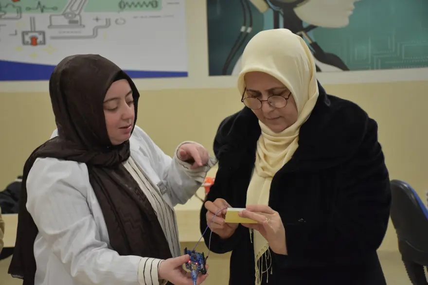 GELMEYİ DÜŞÜNMEZKEN KENDİ DE DAHİL OLDU 4