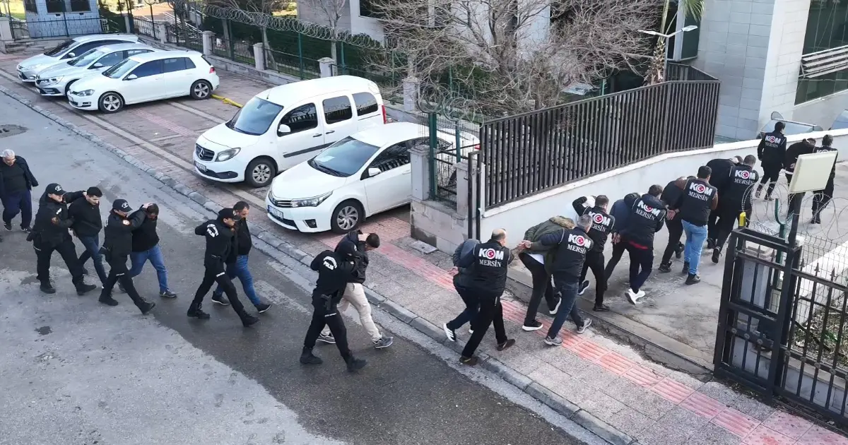 Mersin'de "lavaş ekmek" çetesi çökertildi