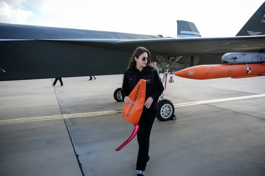 Türkiye'nin ilk insansız savaş uçağında kadın imzası. "KIZILELMA yarının oyun kurucusu" 1