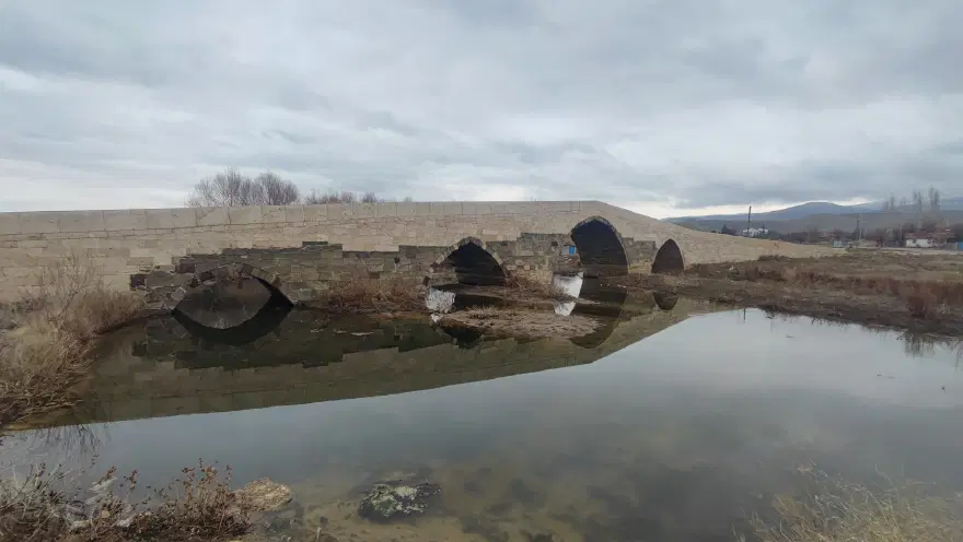 Selçuklu'dan beri ayakta. İki şehrin köylerini birbirine bağlıyor 3 Selçuklu'dan beri ayakta. İki şehrin köylerini birbirine bağlıyor 3