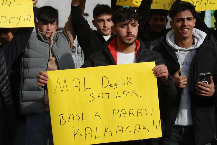 Adana'da başlık parası eylemi: "Kibar Feyzo bugünleri anlattı" 2