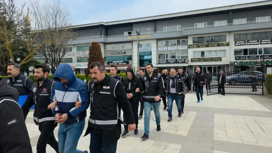 Tapu memuru çeteyi çökertti!