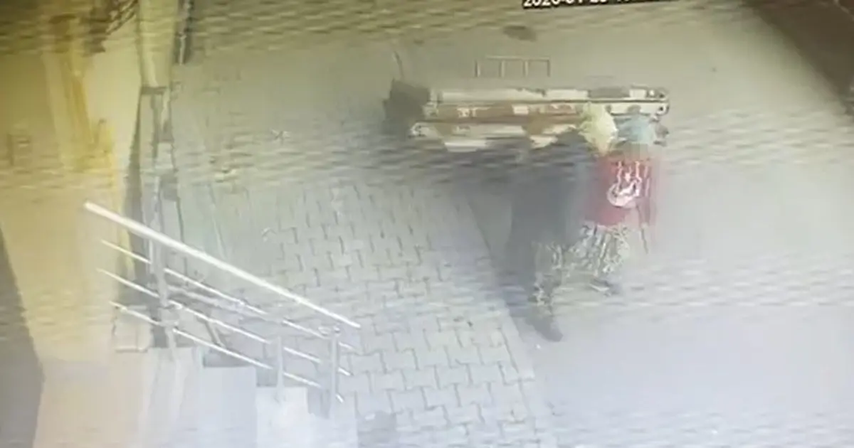 Önlem amaçlı indirilen güneş panelleri çalındı. Bina 75 bin TL zararda