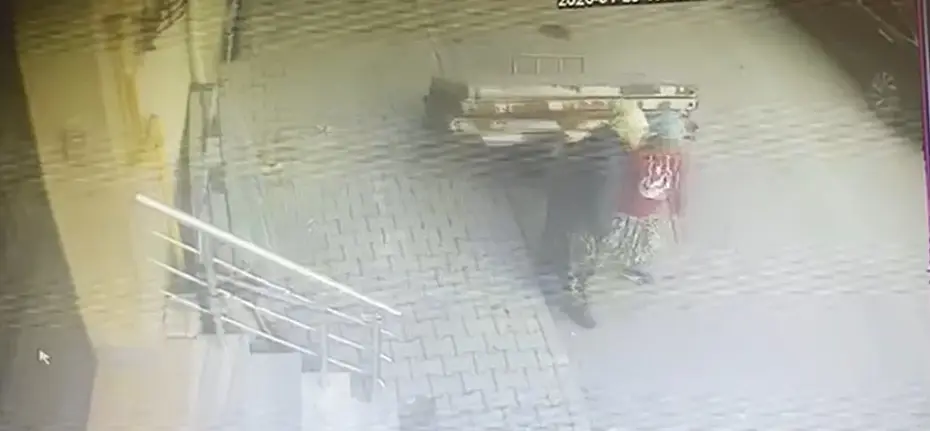 Önlem amaçlı indirilen güneş panelleri çalındı. Bina 75 bin TL zararda