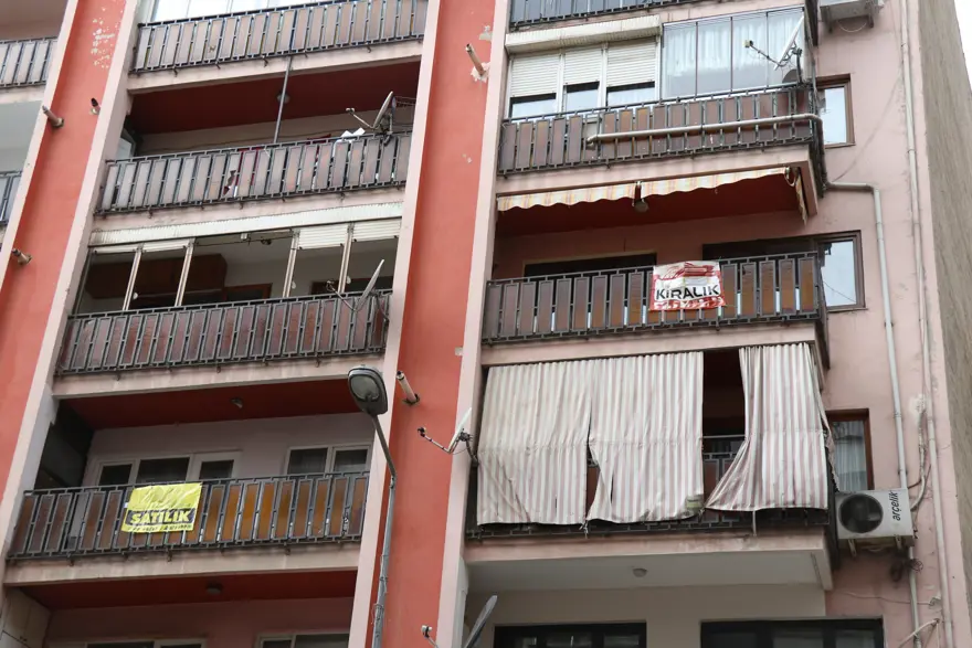 Ev sahibinden insanlık dışı 26 şart. Mutfak tezgahı ıslak bırakılmayacak, en fazla bir çocuk yapılacak, 50 günde bir kontrol edilecek 