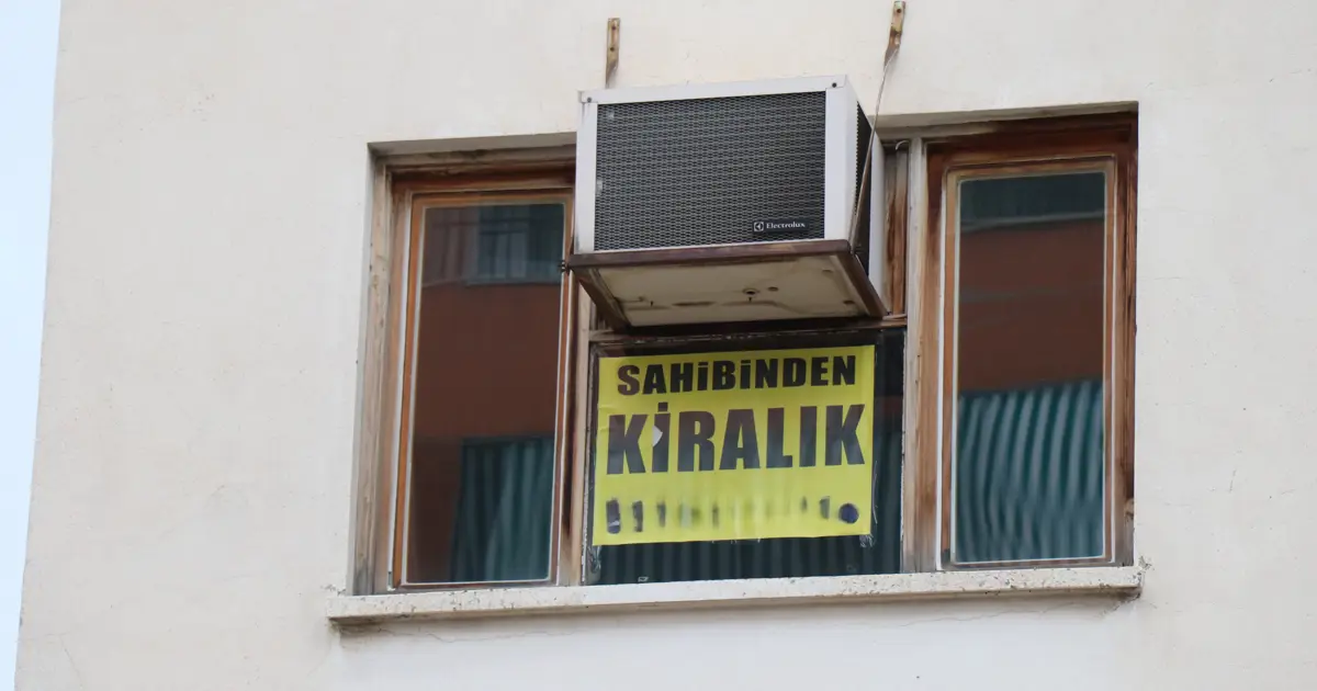 Ev sahibinden insanlık dışı 26 şart. Mutfak tezgahı ıslak bırakılmayacak, en fazla bir çocuk yapılacak, 50 günde bir kontrol edilecek