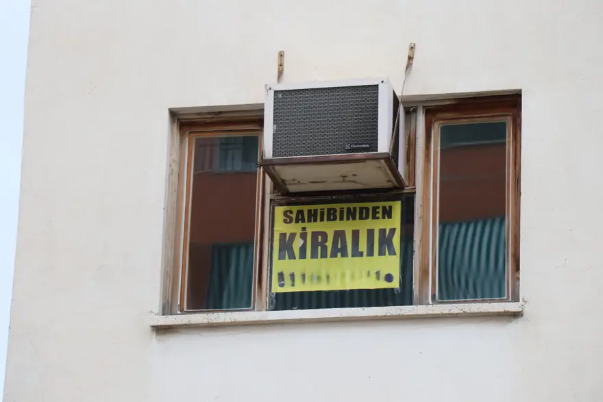 Ev sahibinden insanlık dışı 26 şart. Mutfak tezgahı ıslak bırakılmayacak, en fazla bir çocuk yapılacak, 50 günde bir kontrol edilecek 1